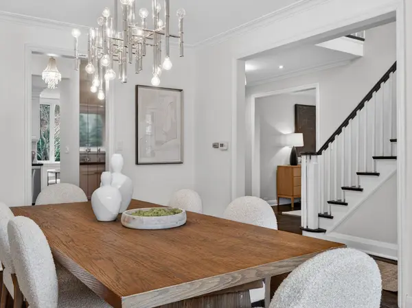 612 Vesta DR, Toronto C04, ON M5N 1H9