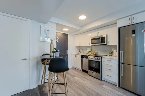 38 Monte kwinter CT #1102, Toronto C06, ON M3H 0E2