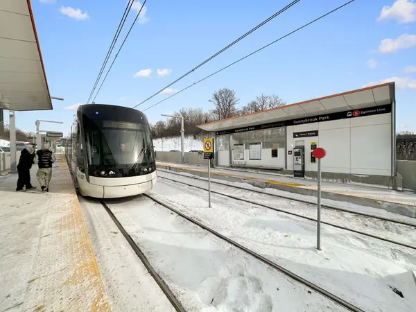 35 Brian Peck CRES #909, Toronto C11, ON M4G 4K4