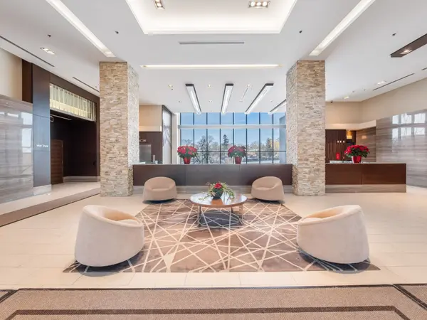 35 Brian Peck CRES #909, Toronto C11, ON M4G 4K4