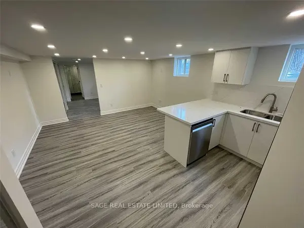 1084 Avenue RD #1, Toronto C04, ON M5N 2E2