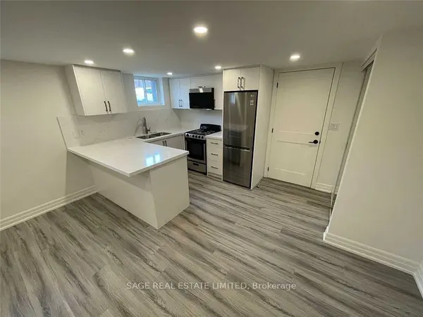 1084 Avenue RD #1, Toronto C04, ON M5N 2E2