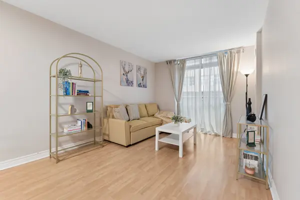 212 Eglinton AVE E #307, Toronto C10, ON M4P 0A3