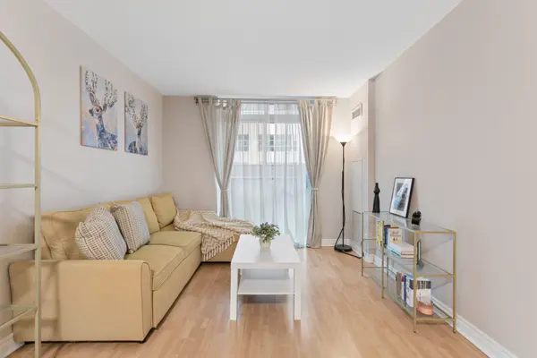 212 Eglinton AVE E #307, Toronto C10, ON M4P 0A3