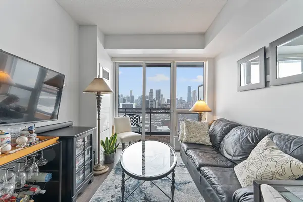 225 Sackville ST #1405, Toronto C08, ON M5A 3H1