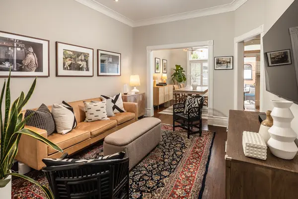 3 Tacoma AVE, Toronto C09, ON M4T 2B1