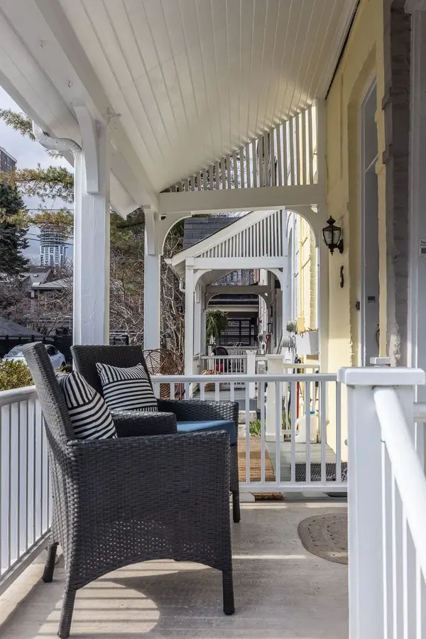 3 Tacoma AVE, Toronto C09, ON M4T 2B1