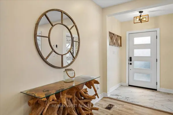 201 Rhodes AVE, Toronto E01, ON M4L 3A2