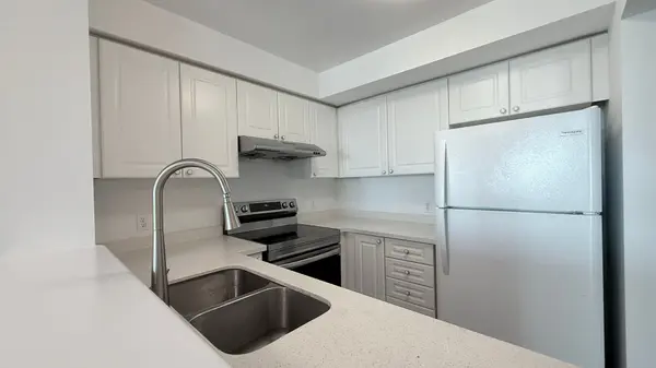 1 Lee Centre DR #2209, Toronto E09, ON M1H 3J2