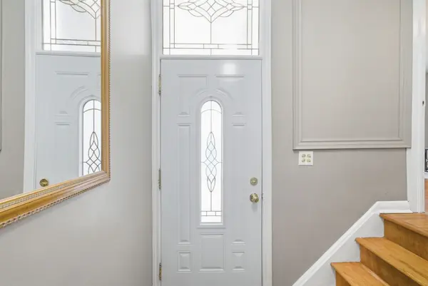 1005 Centre ST N, Whitby, ON L1N 4V4