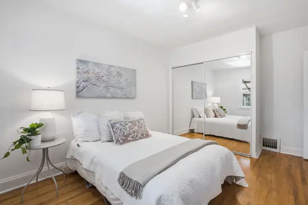 62 Binswood AVE, Toronto E03, ON M4C 3N7