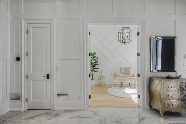 614 Roselawn AVE, Oshawa, ON L1L 1B2