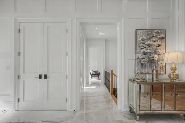 614 Roselawn AVE, Oshawa, ON L1L 1B2