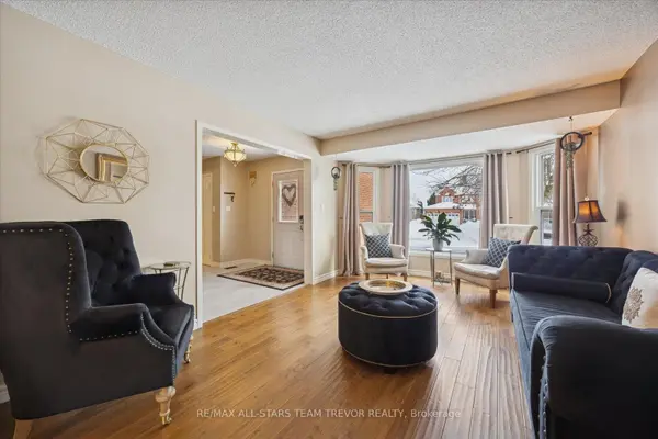 22 Chartwell CRES, Georgina, ON L4P 3N8