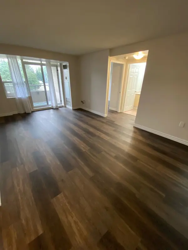 2100 JOHN ST #215, Markham, ON L3T 7S6