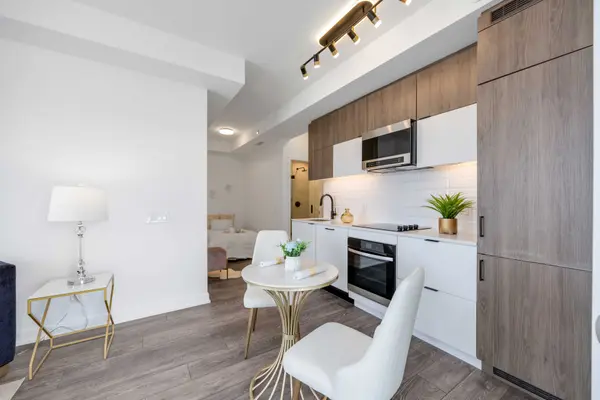 8888 YONGE ST #412, Richmond Hill, ON L4C 5V6