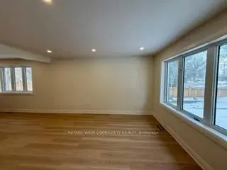 130 Simcoe RD #Main, Bradford West Gwillimbury, ON L3Z 1Y2