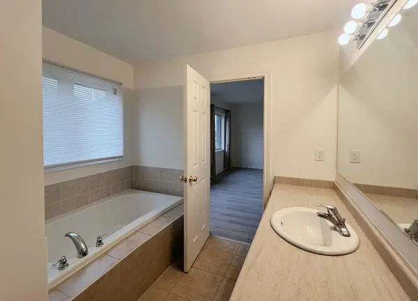 37 Kavanagh AVE, East Gwillimbury, ON L9N 0P6