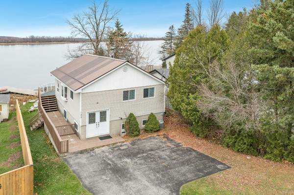 122 Mitchells Beach RD, Tay, ON L0K 2A0