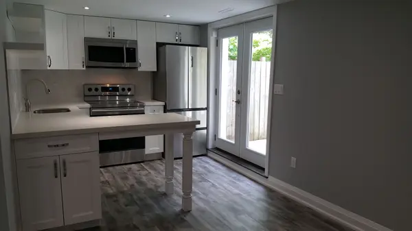 70-A Chaucer CRES #Lower, Barrie, ON L4N 4T7