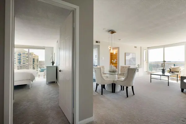 65 Ellen ST #908, Barrie, ON L4N 3A5