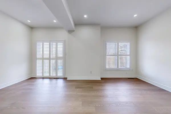 Address not disclosed, Oakville, ON L6M 5B1