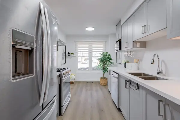 24 Ridler CT, Brampton, ON L6X 2R1