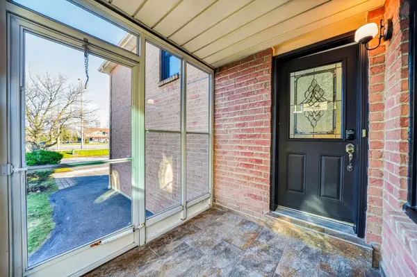 578 Silverthorne CRES, Mississauga, ON L5R 1W7