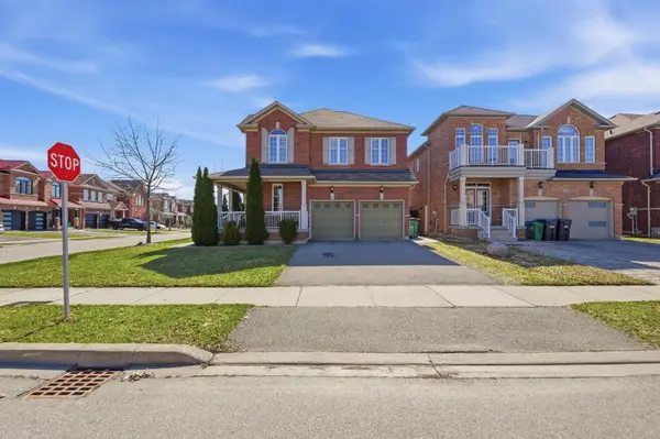 42 Delphinium WAY, Brampton, ON L7A 0N4