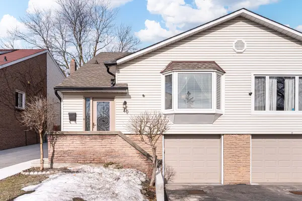40 Salisbury CIR, Brampton, ON L6V 2Z5