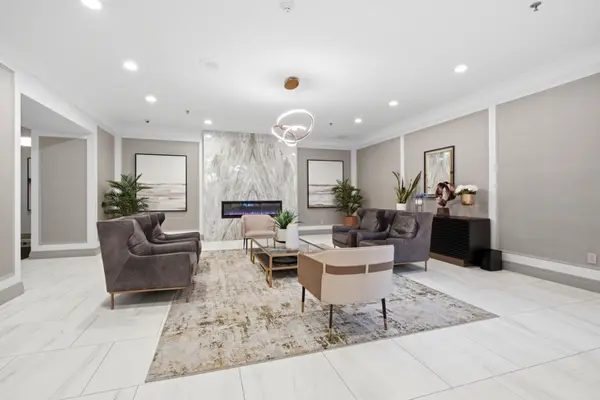 75 King ST E #1202, Mississauga, ON L5A 4G5