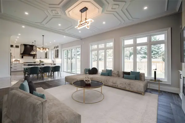 31 Bayside CT, Burlington, ON L7T 1M8