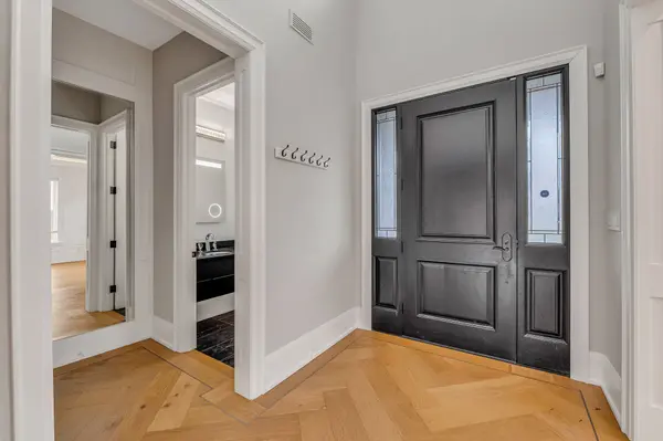 477 Candler RD, Oakville, ON L6J 2V5