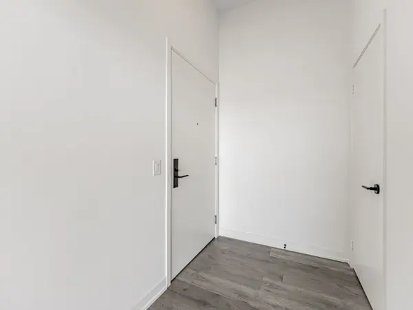 285 Dufferin ST #706, Toronto W01, ON M6K 0J2