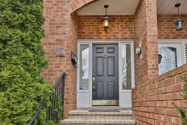 86 Forsythe ST, Oakville, ON L6K 3J8