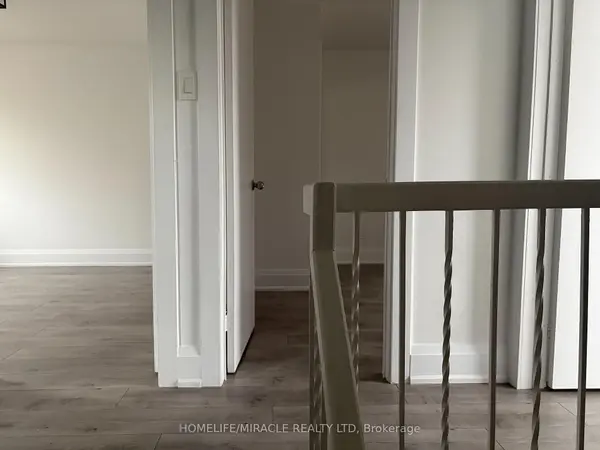 21 Ecclestone DR #Main Floor, Brampton, ON L6X 3N7