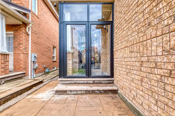 4769 Allegheny RD, Mississauga, ON L5R 0A8