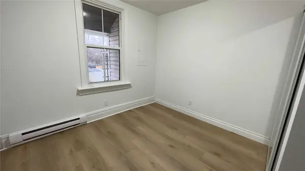 23 Church ST W #21, Halton Hills, ON L7J 1K1