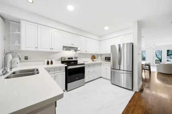 79 Laws ST, Toronto W02, ON M6P 2Y8