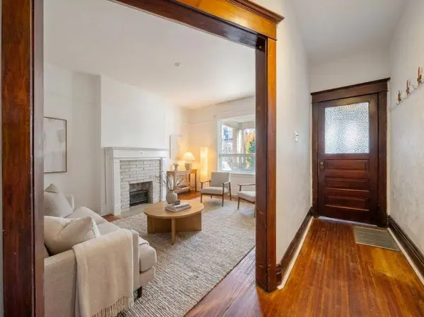 22 Kenneth AVE, Toronto W02, ON M6P 1H9