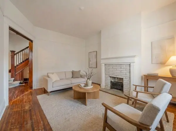 22 Kenneth AVE, Toronto W02, ON M6P 1H9