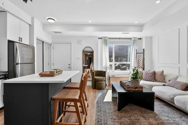 1238 Cawthra RD #9, Mississauga, ON L5G 4K7