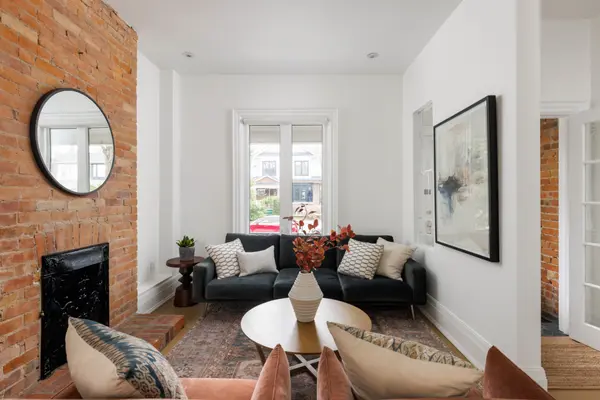 140 Garden AVE, Toronto W01, ON M6R 1H7