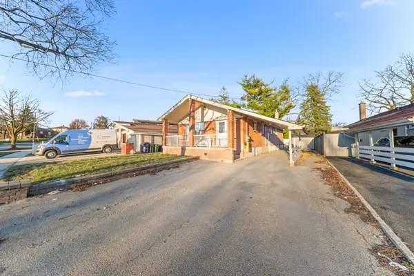 111 Verobeach BLVD, Toronto W05, ON M9M 1P8