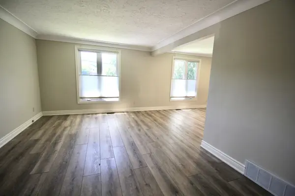 211 Main ST E, Grimsby, ON L3M 1P5