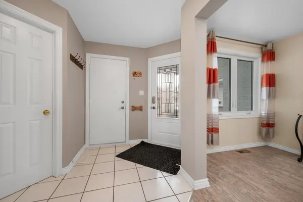 38 Beacon WAY, Kanata, ON K2K 2R3