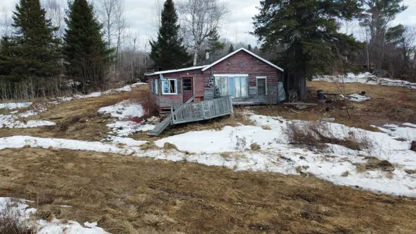 28 Lakeshore RD, Bonfield, ON P0H 1E0