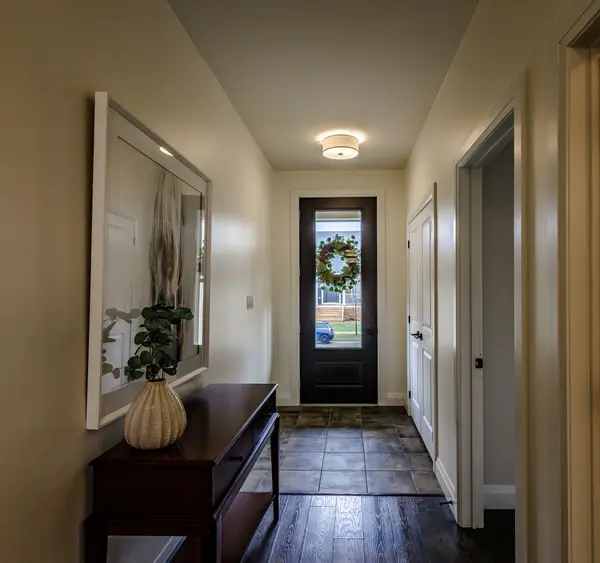 207 Yellow Birch CRES, Blue Mountains, ON L9Y 0Z3