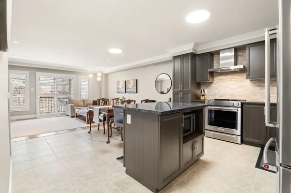 67 Meadowridge ST, Kitchener, ON N2P 0E2