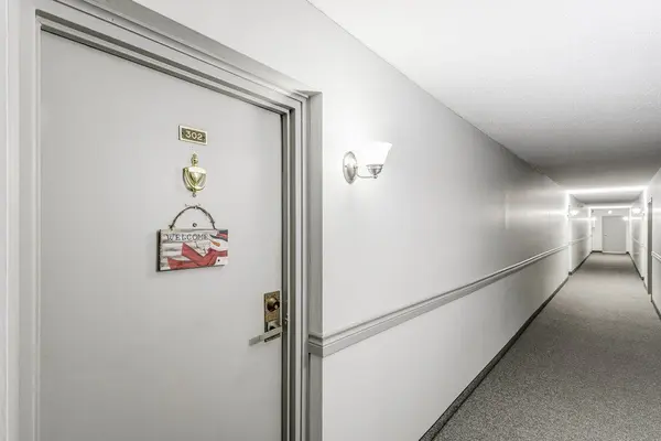 6 Shettleston DR #302, Cambridge, ON N3H 5E7